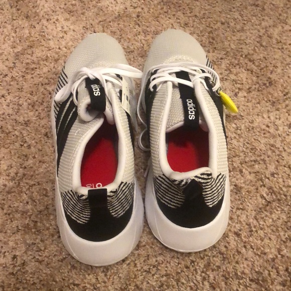 BRAND NEW Men’s Adidas Questar Flow - Picture 3 of 4